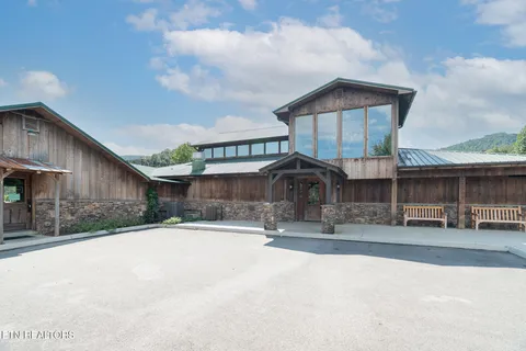 $450,000 | 391 Laurel Road, Townsend, TN 37882