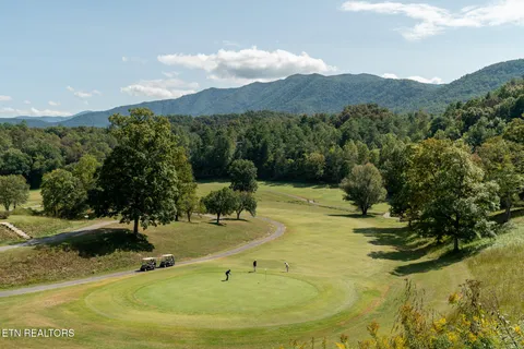 $450,000 | 391 Laurel Road, Townsend, TN 37882