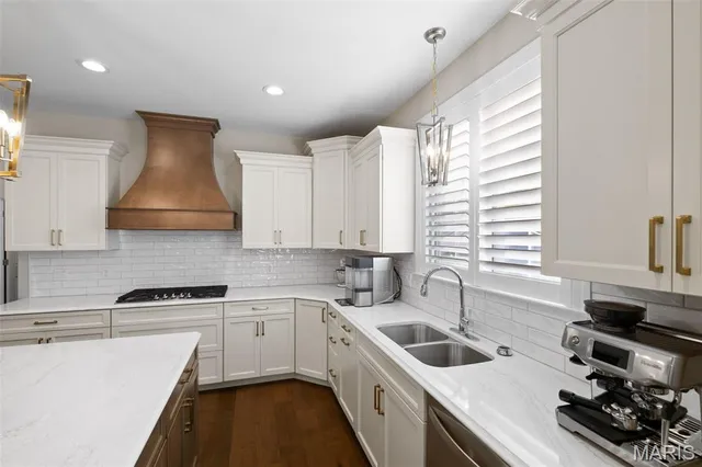 $1,700,000 | 4 Hillcrest Place, St. Louis, MO 63122