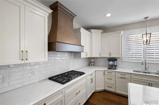 $1,700,000 | 4 Hillcrest Place, St. Louis, MO 63122