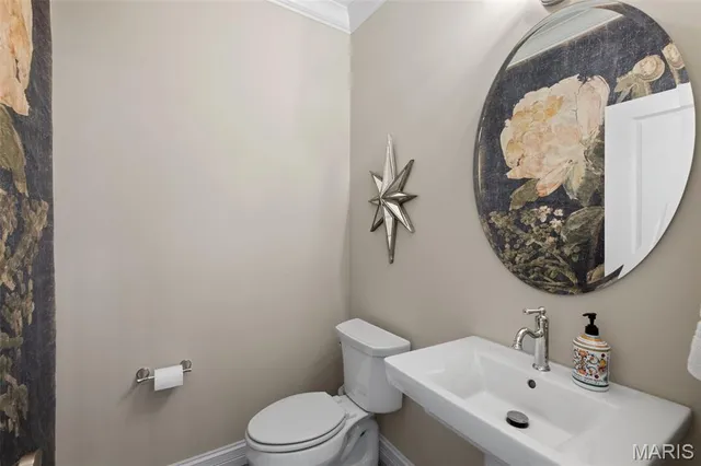 $1,700,000 | 4 Hillcrest Place, St. Louis, MO 63122