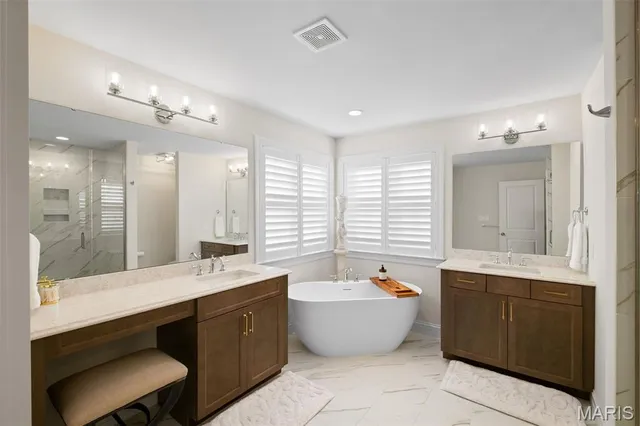 $1,700,000 | 4 Hillcrest Place, St. Louis, MO 63122