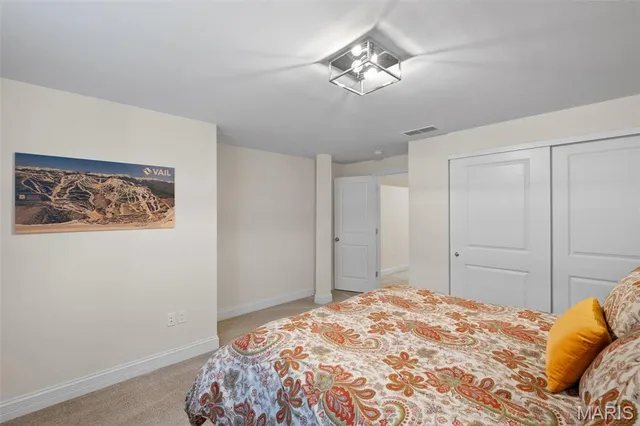 $1,700,000 | 4 Hillcrest Place, St. Louis, MO 63122