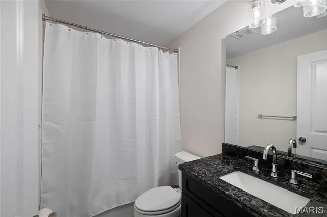 $1,700,000 | 4 Hillcrest Place, St. Louis, MO 63122