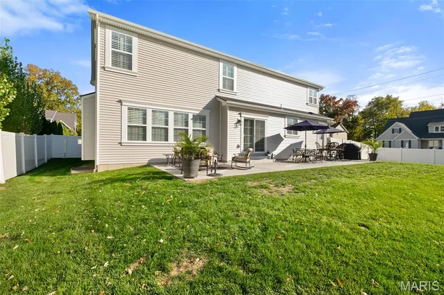 $1,700,000 | 4 Hillcrest Place, St. Louis, MO 63122