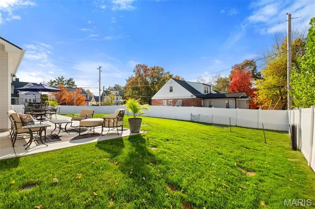 $1,700,000 | 4 Hillcrest Place, St. Louis, MO 63122