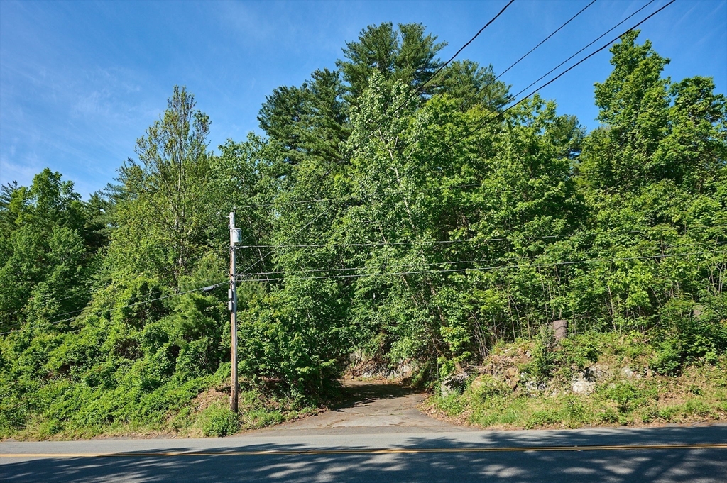 414 Mohawk Trail Greenfield, MA 01301 - Photo 5 of 10