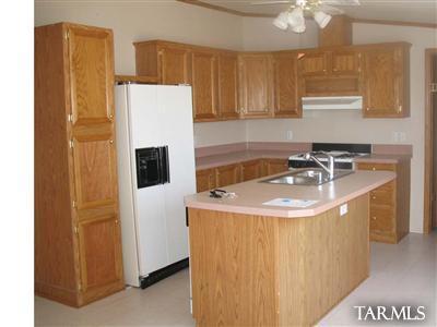 16901 West Gatling Road Marana, AZ 85653 - Photo 2 of 5