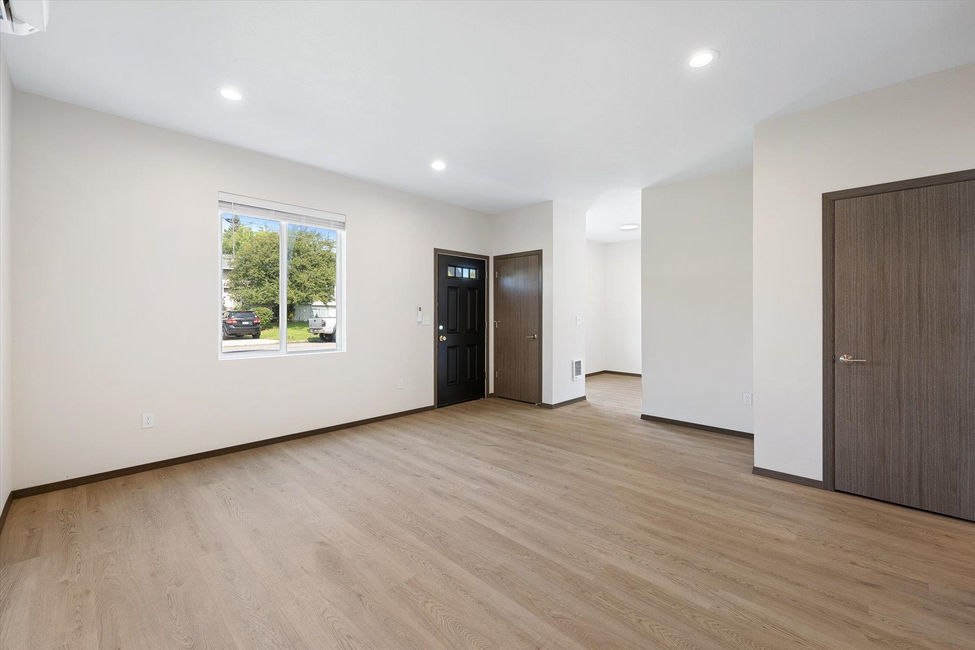 10806 East Augusta Avenue Spokane, WA 99206 - Photo 3 of 21