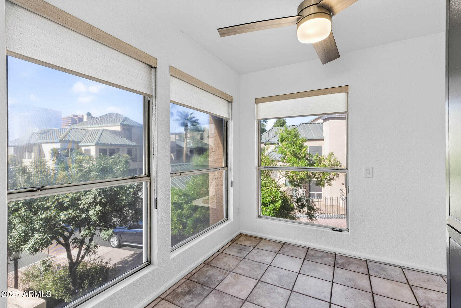 101 North 7th Street, Unit 245 Phoenix, AZ 85034 - Photo 15 of 37 a view of an empty room with a window