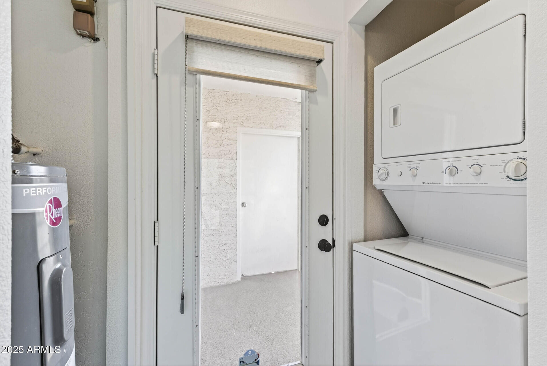 101 North 7th Street, Unit 245 Phoenix, AZ 85034 - Photo 18 of 37 a utility room with dryer and washer