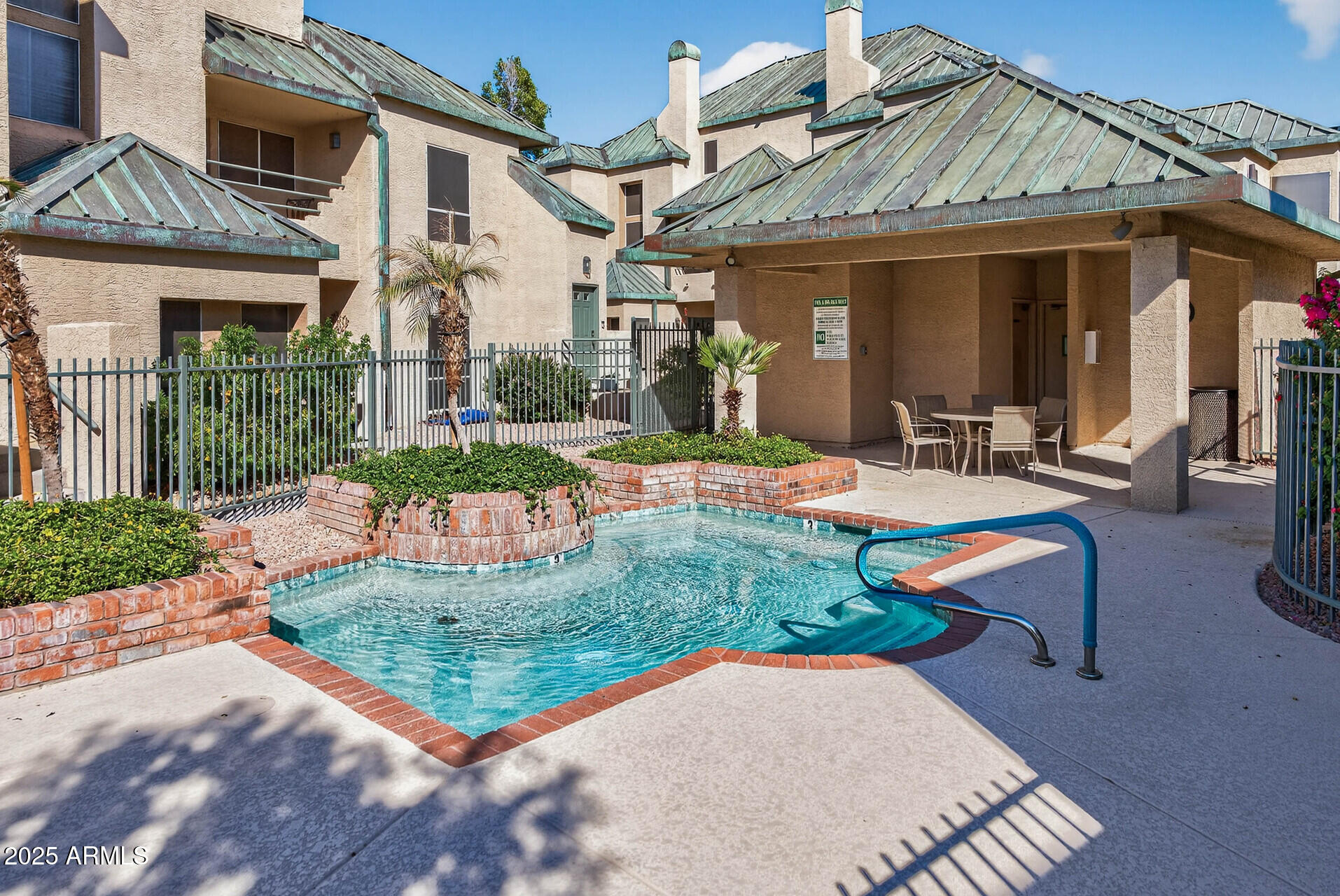 101 North 7th Street, Unit 245 Phoenix, AZ 85034 - Photo 35 of 37 a view of a house with backyard and sitting area