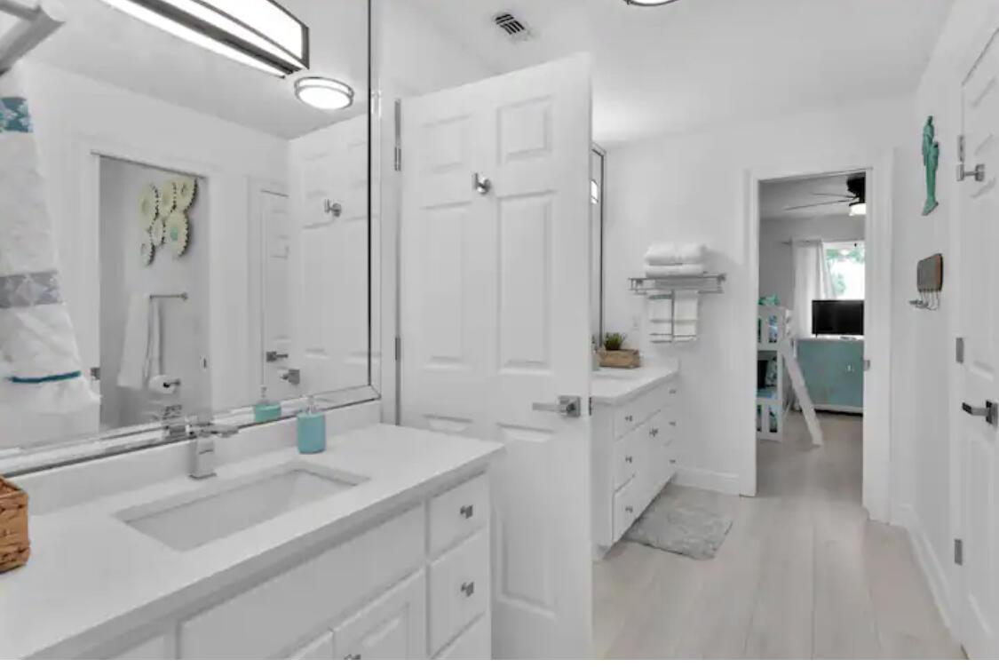 5043 Challenger Way Pensacola, FL 32507 - Photo 21 of 34 Jack and Jill bathroom
