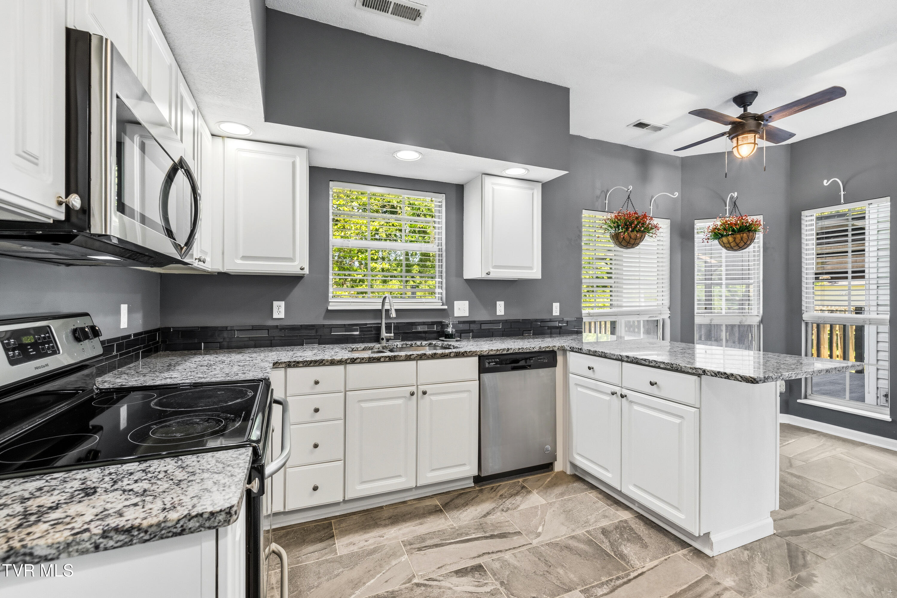 7019 Cherry Grove Road Knoxville, TN 37931 - Photo 9 of 31 Positive Perceptions-9