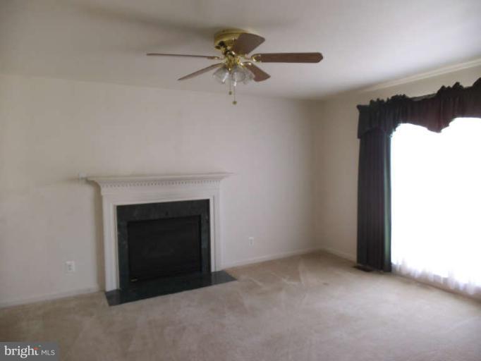 8127 Rose Haven Road Rosedale, MD 21237 - Photo 14 of 25 Family Room