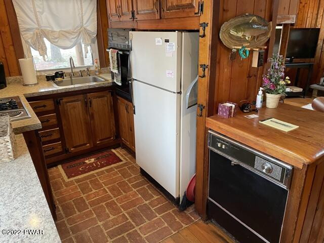141 Bear Rock Road Lake Ariel, PA 18436 - Photo 19 of 32 Kitchen