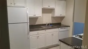 $2,050 | 25 Henry W Dubois Drive, Unit 42, New Paltz, NY 12561