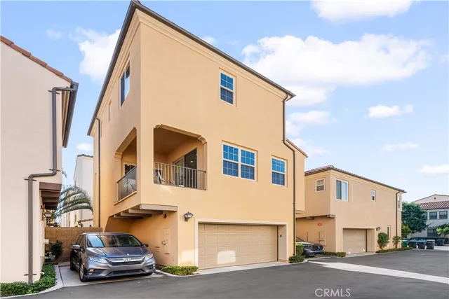 $1,299,800 | 81 Strawberry Grove, Irvine, CA 92620