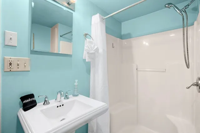 $899,000 | 1406 Summit Street, Austin, TX 78741