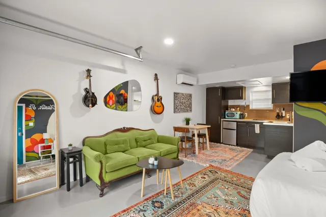 $899,000 | 1406 Summit Street, Austin, TX 78741