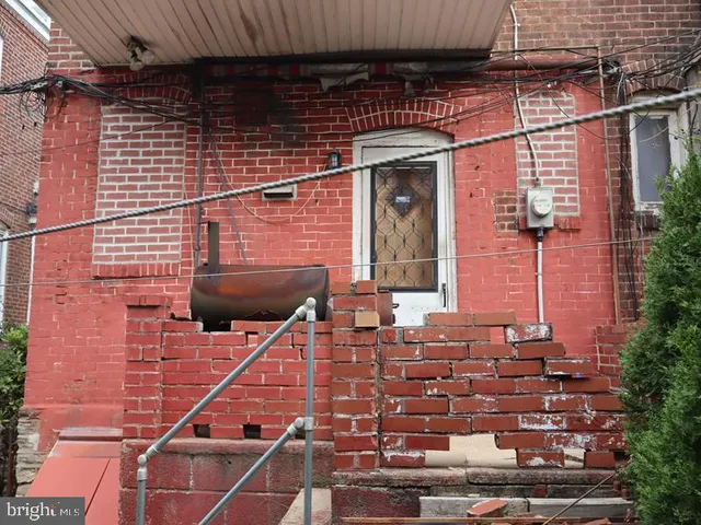 a building view with a outdoor space