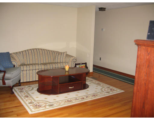 68 Hazen Street Springfield, MA 01119 - Photo 4 of 19
