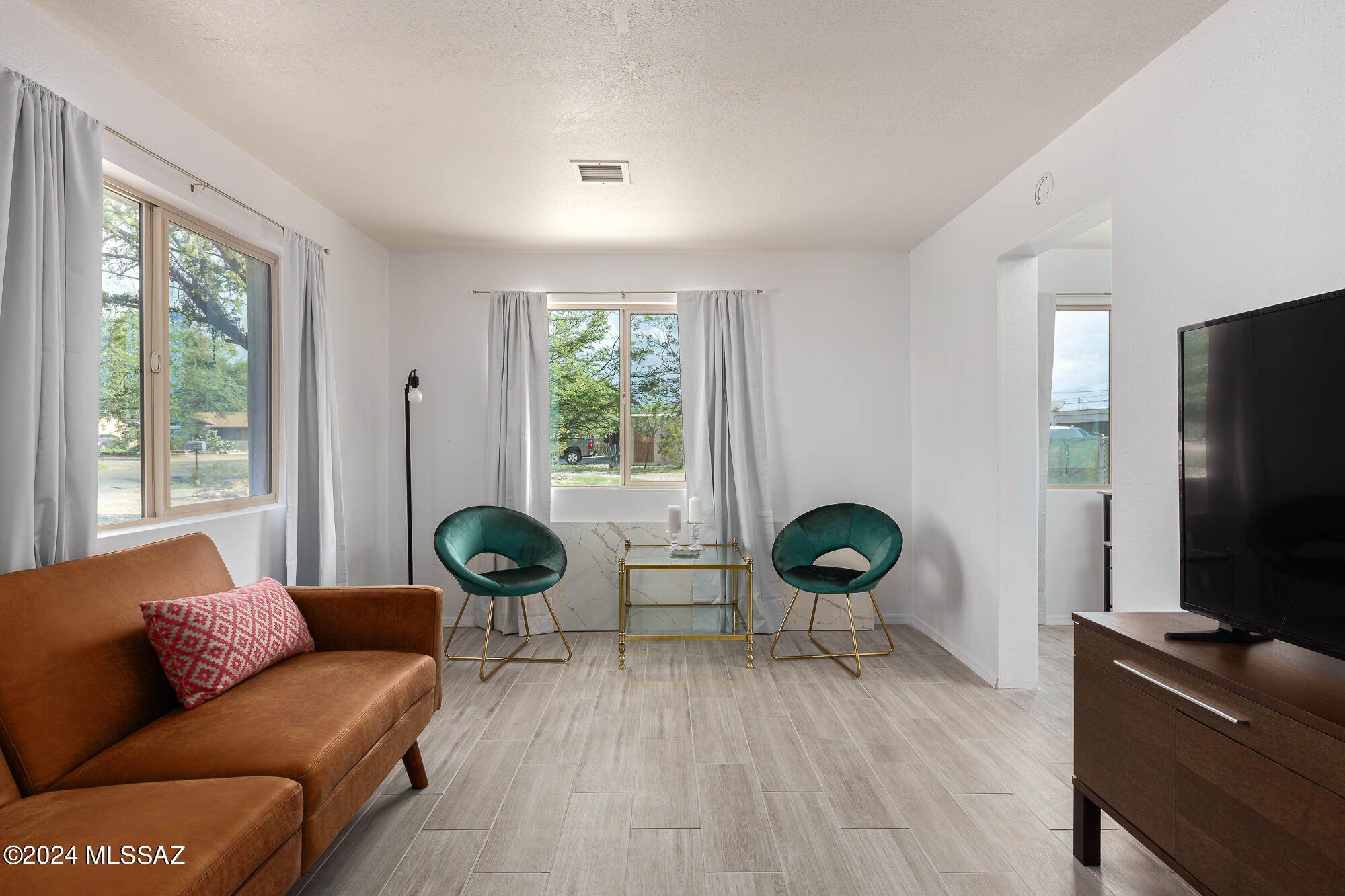 1408 South Country Club Road Tucson, AZ 85713 - Photo 3 of 13 Gallery Image 3