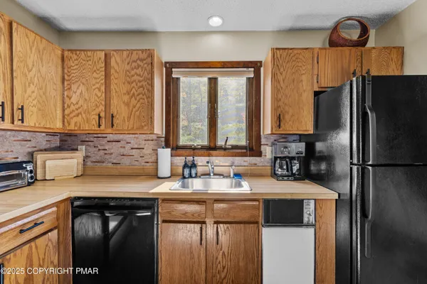 $270,000 | 129 Cross Country Lane, Tannersville, PA 18372