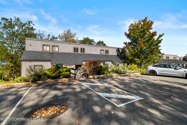 $270,000 | 129 Cross Country Lane, Tannersville, PA 18372
