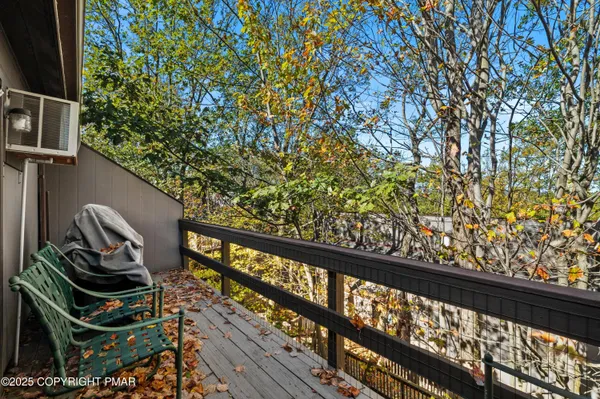 $270,000 | 129 Cross Country Lane, Tannersville, PA 18372