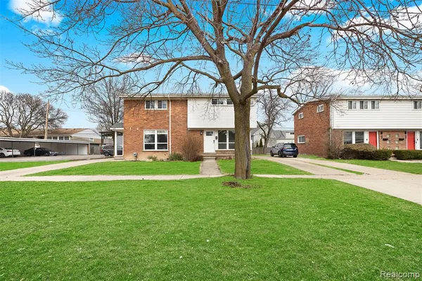 $1,850 | 251 East 14 Mile Road, Birmingham, MI 48009