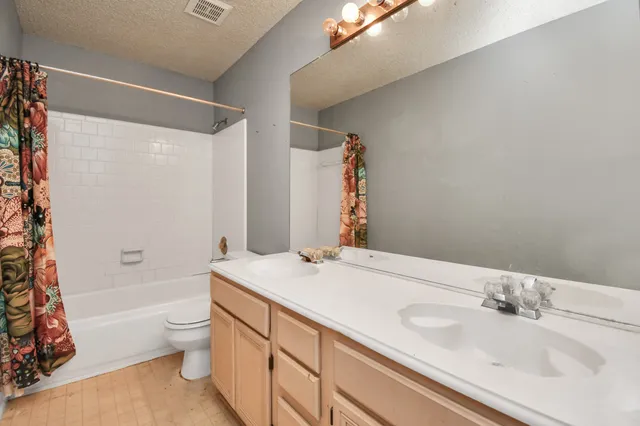 $300,000 | 7 Amber Fire Place, Spring, TX 77381