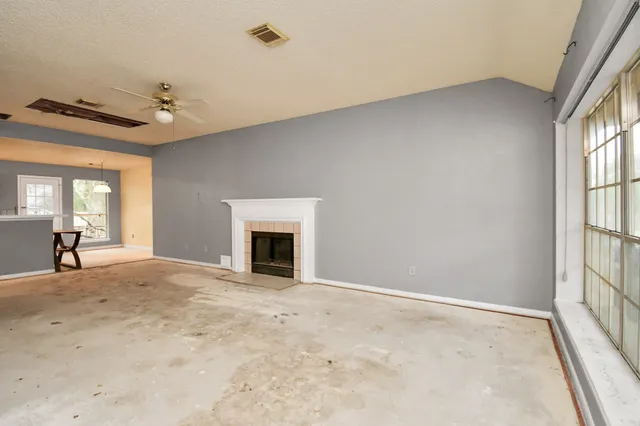 $300,000 | 7 Amber Fire Place, Spring, TX 77381