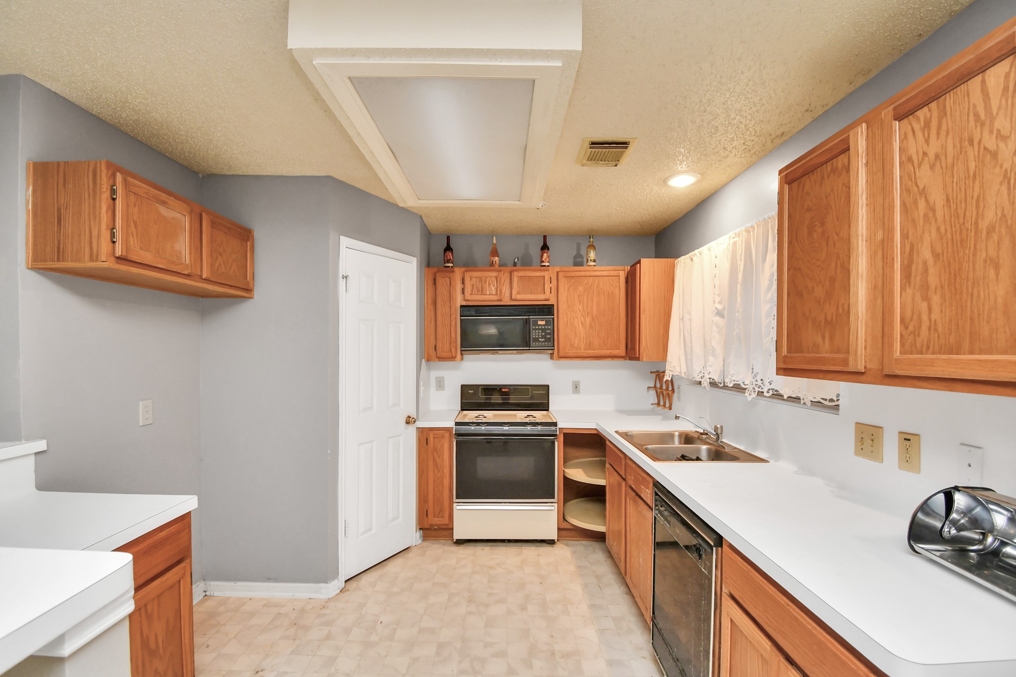 7 Amber Fire Place Spring, TX 77381 - Photo 8 of 16