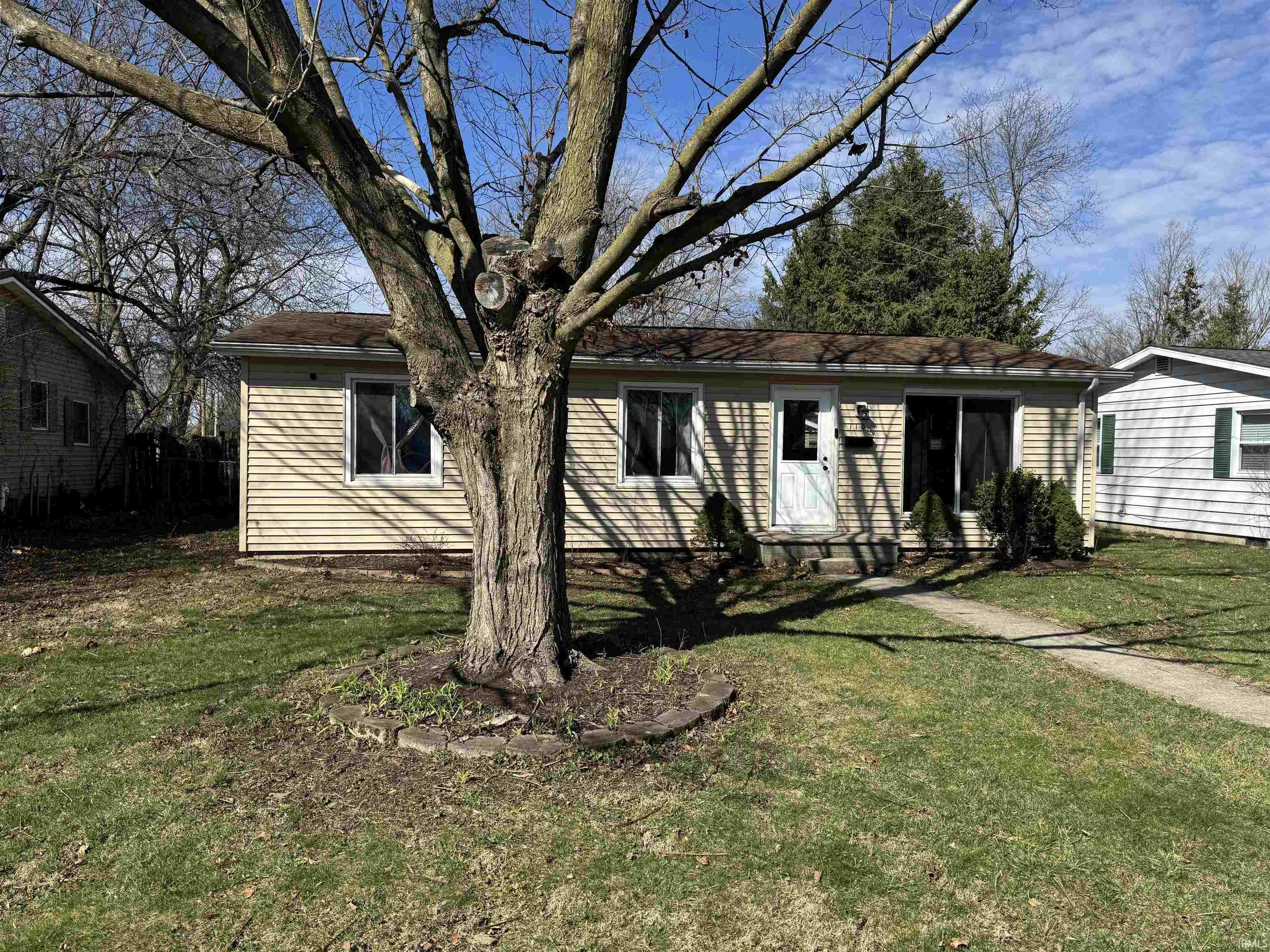 110 South 15th Street Decatur, IN 46733 - Photo 2 of 17