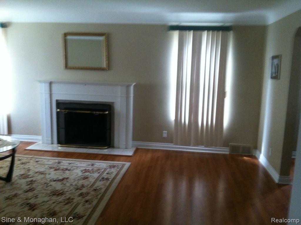 418 Moross Road Grosse Pointe, MI 48236 - Photo 3 of 26