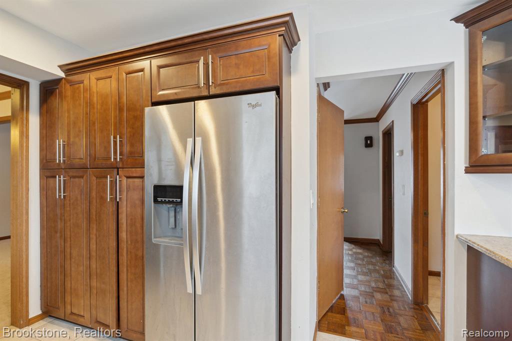 36875 Chesapeake Road Farmington Hills, MI 48335 - Photo 16 of 41