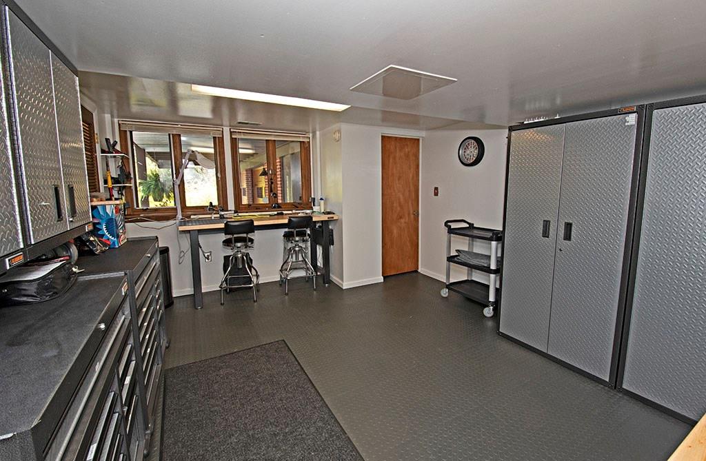 160 Lakeside Road Pittsburgh, PA 15238 - Photo 24 of 25 Work room now, but was an en-suite Nanny quarters. There is a full bathroom just out of frame.