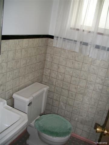 8610 Potomac Street Center Line, MI 48015 - Photo 13 of 22 Half Bath.JPG