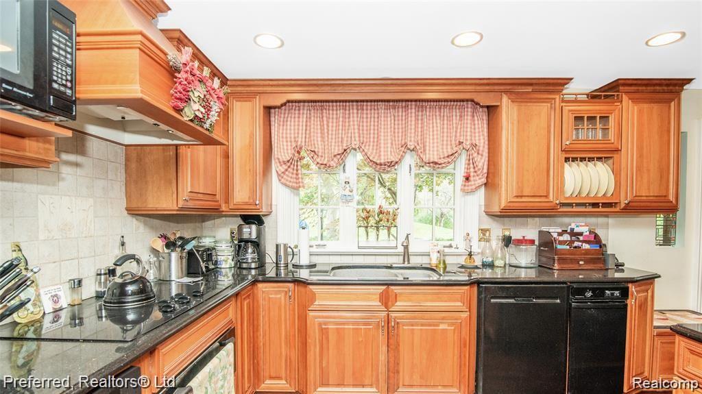 5984 Southgate Road Rochester, MI 48306 - Photo 26 of 84