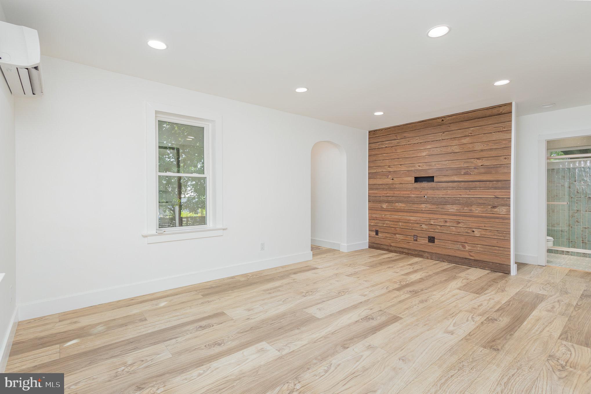 2246 Meadow View Road Manheim, PA 17545 - Photo 7 of 40 Living Room
