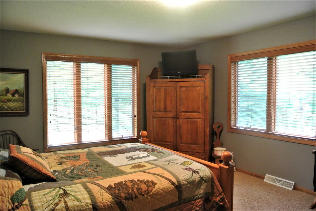 9915 Ridgeway Court Minocqua, WI 54548 - Photo 8 of 37 Gallery Image 8