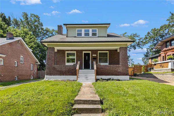 $369,900 | 7332 Wellington Avenue, University City, MO 63130