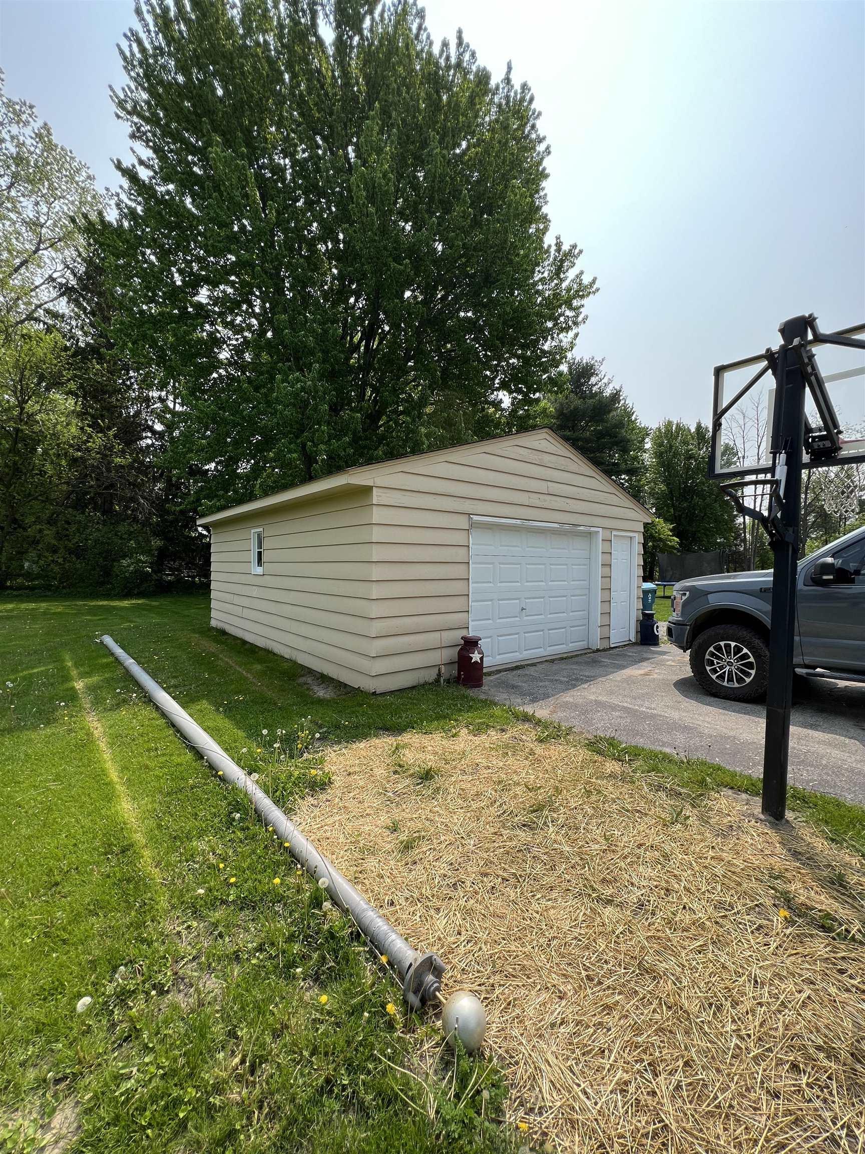 4947 Flajole Road Midland, MI 48642 - Photo 14 of 42 50109997-13.JPG