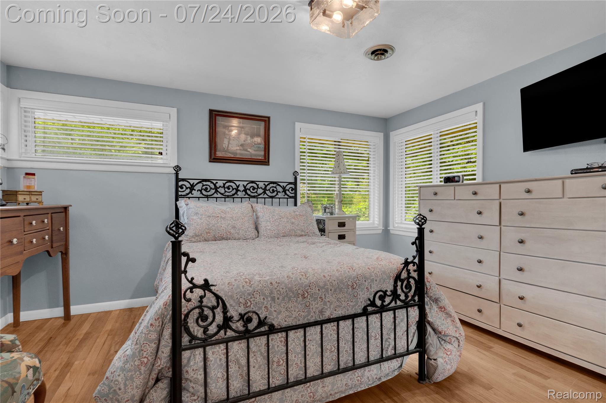 304 Oaklane Drive Rochester, MI 48306 - Photo 14 of 45 19-304 Oaklane Dr_18.jpg