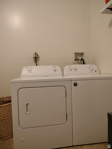 5264 West 5500th Street South Hooper, UT 84315 - Photo 20 of 20 Laundry area with washing machine and clothes dryer