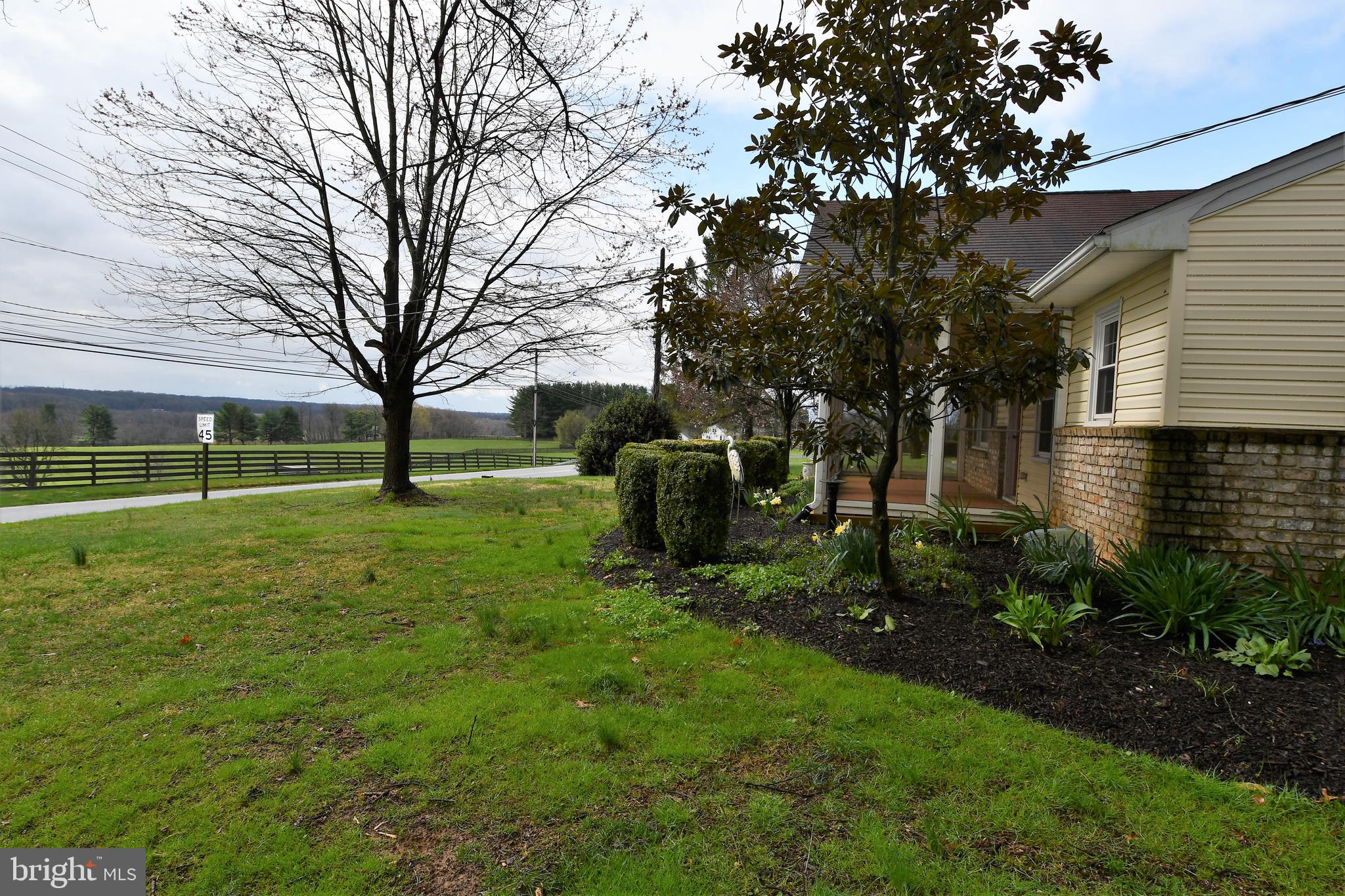 5728 Emory Road Upperco, MD 21155 - Photo 8 of 44 Side View
