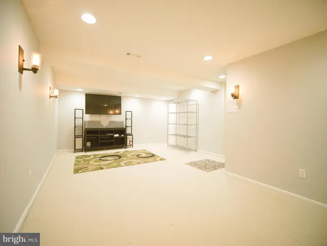 a view of yard with tree and green space