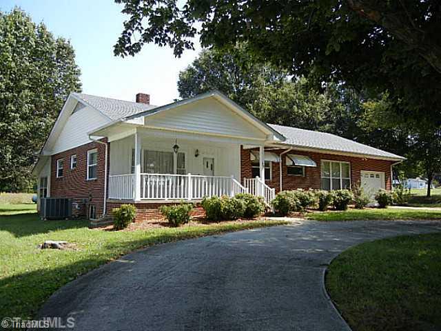 1094 Hickory Tree Road Winston-Salem, NC 27127 - Photo 14 of 16 Exterior Front. Circular driveway for convenience and your company parking.