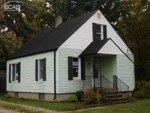 1009 Adams Road Burton, MI 48509 - Photo 17 of 18 20422551-16.JPG